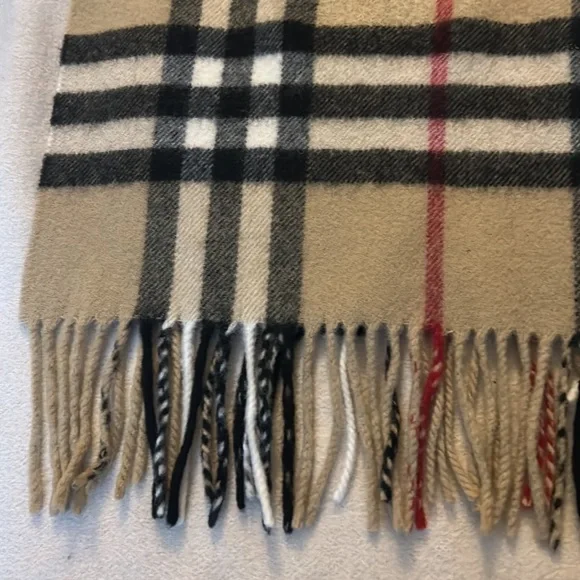 Burberry London 100% Lambswool Cape/Wrap